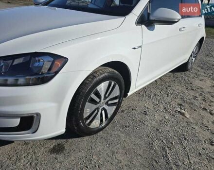 Белый Фольксваген e-Golf, объемом двигателя 0 л и пробегом 130 тыс. км за 11400 $, фото 9 на Automoto.ua