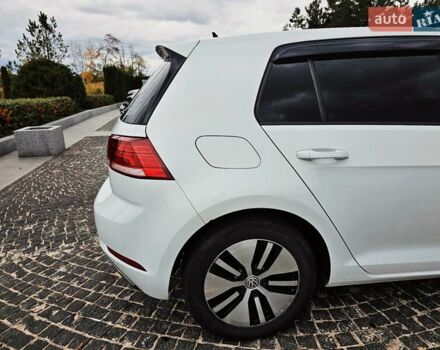 Белый Фольксваген e-Golf, объемом двигателя 0 л и пробегом 101 тыс. км за 12499 $, фото 5 на Automoto.ua