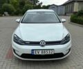 Белый Фольксваген e-Golf, объемом двигателя 0 л и пробегом 105 тыс. км за 12500 $, фото 1 на Automoto.ua