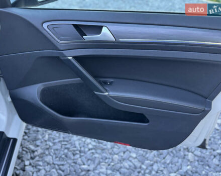 Білий Фольксваген e-Golf, об'ємом двигуна 0 л та пробігом 197 тис. км за 11999 $, фото 30 на Automoto.ua