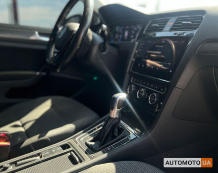 Белый Фольксваген e-Golf, объемом двигателя 36 л и пробегом 118 тыс. км за 15500 $, фото 24 на Automoto.ua