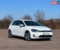 Белый Фольксваген e-Golf, объемом двигателя 0 л и пробегом 136 тыс. км за 11499 $, фото 1 на Automoto.ua