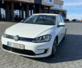 Белый Фольксваген e-Golf, объемом двигателя 0 л и пробегом 55 тыс. км за 12399 $, фото 3 на Automoto.ua
