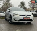 Белый Фольксваген e-Golf, объемом двигателя 0 л и пробегом 137 тыс. км за 12500 $, фото 17 на Automoto.ua