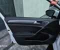 Белый Фольксваген e-Golf, объемом двигателя 0 л и пробегом 65 тыс. км за 14000 $, фото 13 на Automoto.ua