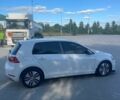 Белый Фольксваген e-Golf, объемом двигателя 0 л и пробегом 132 тыс. км за 12700 $, фото 9 на Automoto.ua