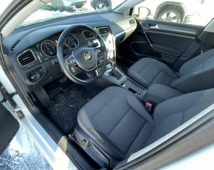 Белый Фольксваген e-Golf, объемом двигателя 0 л и пробегом 56 тыс. км за 11600 $, фото 9 на Automoto.ua