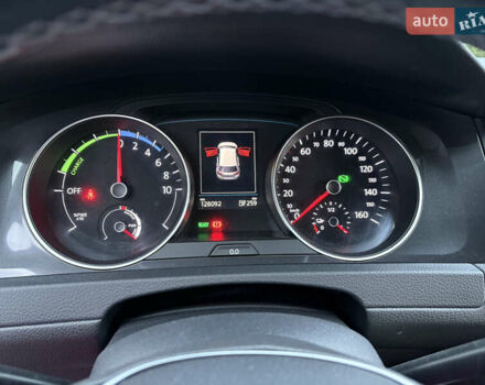 Белый Фольксваген e-Golf, объемом двигателя 0 л и пробегом 128 тыс. км за 13100 $, фото 9 на Automoto.ua