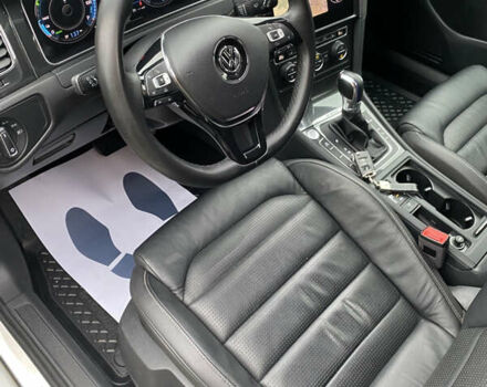 Білий Фольксваген e-Golf, об'ємом двигуна 0 л та пробігом 127 тис. км за 17000 $, фото 7 на Automoto.ua