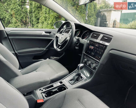 Белый Фольксваген e-Golf, объемом двигателя 0 л и пробегом 112 тыс. км за 13500 $, фото 11 на Automoto.ua