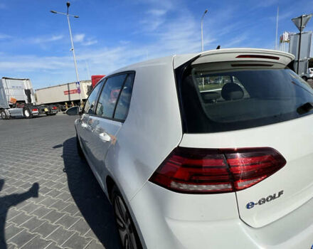 Белый Фольксваген e-Golf, объемом двигателя 0 л и пробегом 55 тыс. км за 12399 $, фото 9 на Automoto.ua