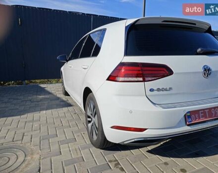 Білий Фольксваген e-Golf, об'ємом двигуна 0 л та пробігом 96 тис. км за 13150 $, фото 10 на Automoto.ua