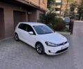 Белый Фольксваген e-Golf, объемом двигателя 0 л и пробегом 139 тыс. км за 12450 $, фото 4 на Automoto.ua