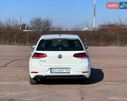 Белый Фольксваген e-Golf, объемом двигателя 0 л и пробегом 136 тыс. км за 11499 $, фото 14 на Automoto.ua