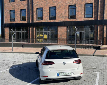 Белый Фольксваген e-Golf, объемом двигателя 0 л и пробегом 89 тыс. км за 14700 $, фото 16 на Automoto.ua
