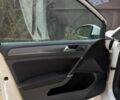 Белый Фольксваген e-Golf, объемом двигателя 0 л и пробегом 116 тыс. км за 12100 $, фото 24 на Automoto.ua