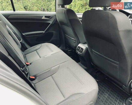 Белый Фольксваген e-Golf, объемом двигателя 0 л и пробегом 112 тыс. км за 13500 $, фото 8 на Automoto.ua