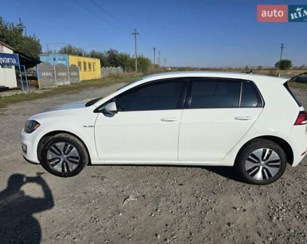 Белый Фольксваген e-Golf, объемом двигателя 0 л и пробегом 130 тыс. км за 11400 $, фото 1 на Automoto.ua