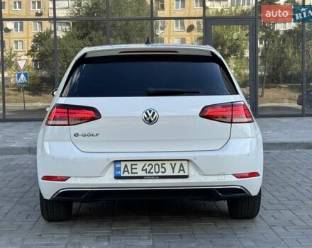 Білий Фольксваген e-Golf, об'ємом двигуна 0 л та пробігом 103 тис. км за 13300 $, фото 10 на Automoto.ua
