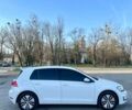 Белый Фольксваген e-Golf, объемом двигателя 0 л и пробегом 121 тыс. км за 11900 $, фото 8 на Automoto.ua