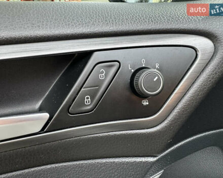 Белый Фольксваген e-Golf, объемом двигателя 0 л и пробегом 78 тыс. км за 14000 $, фото 18 на Automoto.ua