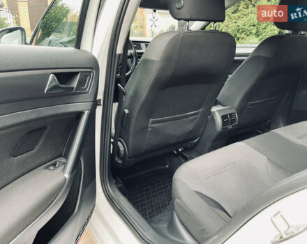 Белый Фольксваген e-Golf, объемом двигателя 0 л и пробегом 112 тыс. км за 13500 $, фото 10 на Automoto.ua