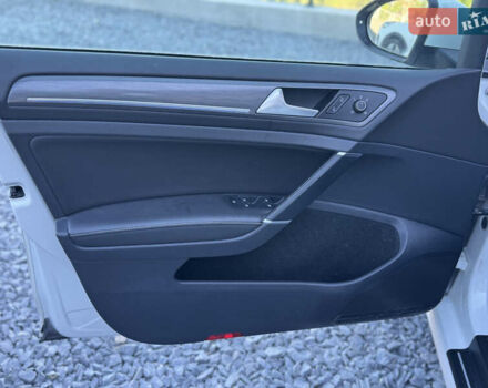 Білий Фольксваген e-Golf, об'ємом двигуна 0 л та пробігом 197 тис. км за 11999 $, фото 9 на Automoto.ua