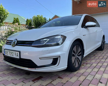 Белый Фольксваген e-Golf, объемом двигателя 0 л и пробегом 90 тыс. км за 14699 $, фото 6 на Automoto.ua