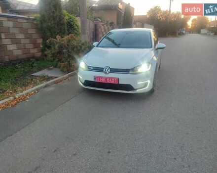 Белый Фольксваген e-Golf, объемом двигателя 0 л и пробегом 142 тыс. км за 12500 $, фото 7 на Automoto.ua