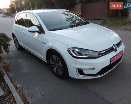 Белый Фольксваген e-Golf, объемом двигателя 0 л и пробегом 142 тыс. км за 12500 $, фото 5 на Automoto.ua