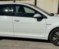Белый Фольксваген e-Golf, объемом двигателя 0 л и пробегом 98 тыс. км за 16200 $, фото 3 на Automoto.ua
