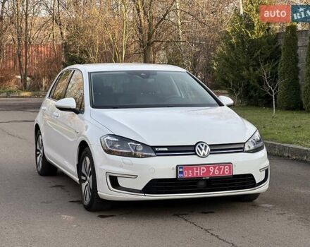 Белый Фольксваген e-Golf, объемом двигателя 0 л и пробегом 129 тыс. км за 11950 $, фото 12 на Automoto.ua