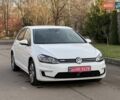 Белый Фольксваген e-Golf, объемом двигателя 0 л и пробегом 129 тыс. км за 11950 $, фото 12 на Automoto.ua
