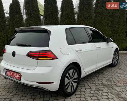 Белый Фольксваген e-Golf, объемом двигателя 0 л и пробегом 97 тыс. км за 11555 $, фото 15 на Automoto.ua