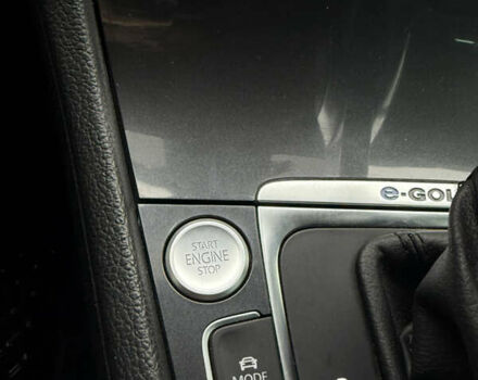 Белый Фольксваген e-Golf, объемом двигателя 0 л и пробегом 97 тыс. км за 11555 $, фото 23 на Automoto.ua