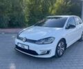 Белый Фольксваген e-Golf, объемом двигателя 0 л и пробегом 132 тыс. км за 12700 $, фото 2 на Automoto.ua