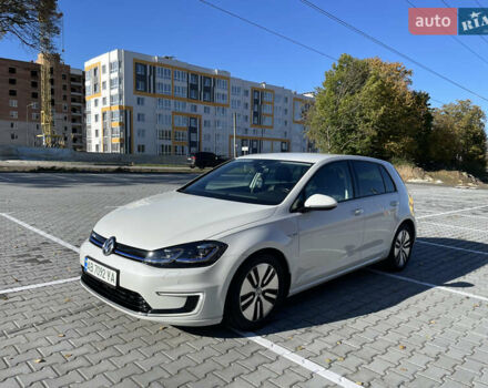 Белый Фольксваген e-Golf, объемом двигателя 0 л и пробегом 89 тыс. км за 14700 $, фото 7 на Automoto.ua