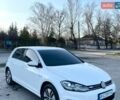 Белый Фольксваген e-Golf, объемом двигателя 0 л и пробегом 121 тыс. км за 11900 $, фото 1 на Automoto.ua