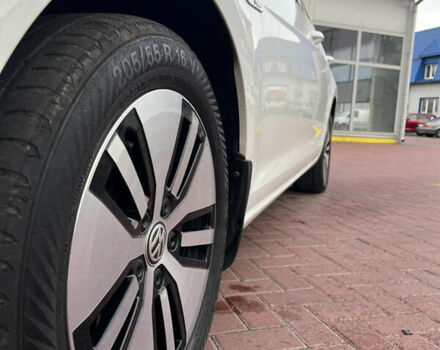 Білий Фольксваген e-Golf, об'ємом двигуна 0 л та пробігом 140 тис. км за 12500 $, фото 46 на Automoto.ua