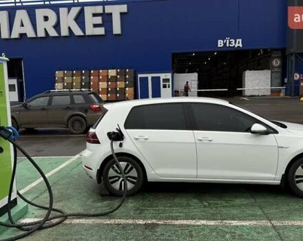 Білий Фольксваген e-Golf, об'ємом двигуна 0 л та пробігом 37 тис. км за 14444 $, фото 19 на Automoto.ua