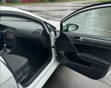 Белый Фольксваген e-Golf, объемом двигателя 0 л и пробегом 163 тыс. км за 11800 $, фото 3 на Automoto.ua