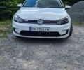 Белый Фольксваген e-Golf, объемом двигателя 0 л и пробегом 172 тыс. км за 12100 $, фото 1 на Automoto.ua