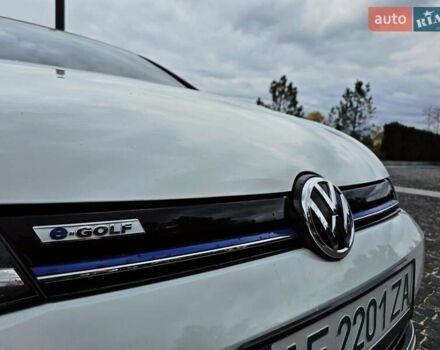 Белый Фольксваген e-Golf, объемом двигателя 0 л и пробегом 101 тыс. км за 12499 $, фото 3 на Automoto.ua