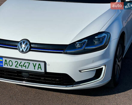 Белый Фольксваген e-Golf, объемом двигателя 0 л и пробегом 136 тыс. км за 11499 $, фото 4 на Automoto.ua