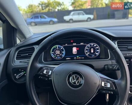 Белый Фольксваген e-Golf, объемом двигателя 0 л и пробегом 120 тыс. км за 13593 $, фото 9 на Automoto.ua