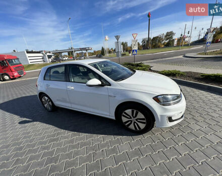 Белый Фольксваген e-Golf, объемом двигателя 0 л и пробегом 55 тыс. км за 12399 $, фото 6 на Automoto.ua