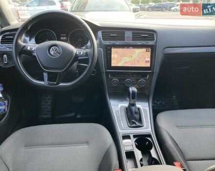 Белый Фольксваген e-Golf, объемом двигателя 0 л и пробегом 77 тыс. км за 13900 $, фото 6 на Automoto.ua