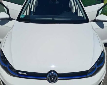 Белый Фольксваген e-Golf, объемом двигателя 0 л и пробегом 136 тыс. км за 19500 $, фото 6 на Automoto.ua