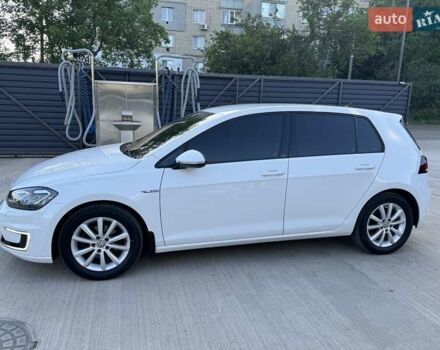 Белый Фольксваген e-Golf, объемом двигателя 0 л и пробегом 120 тыс. км за 13593 $, фото 3 на Automoto.ua