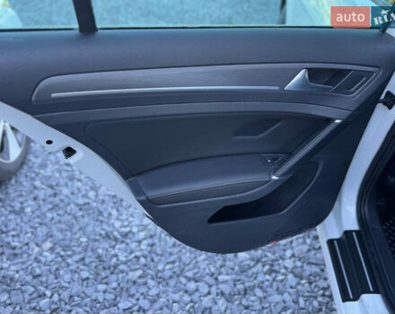 Білий Фольксваген e-Golf, об'ємом двигуна 0 л та пробігом 197 тис. км за 11999 $, фото 20 на Automoto.ua